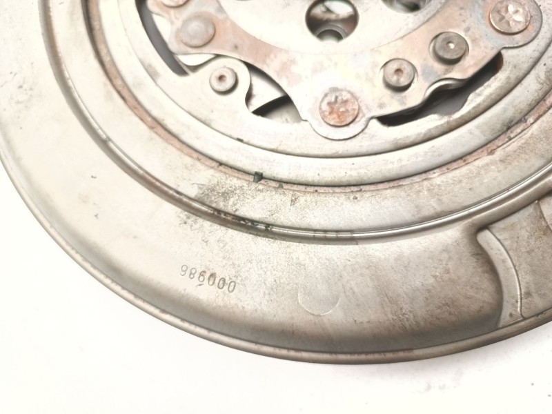 Recambio de volante motor para audi a3 mk4 referencia OEM IAM 04E105266  