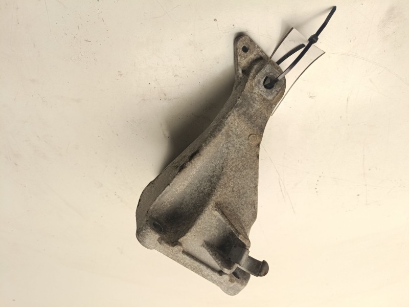 Recambio de soporte motor derecho superior para bmw serie 1 coupe (e82) referencia OEM IAM 13807410  
