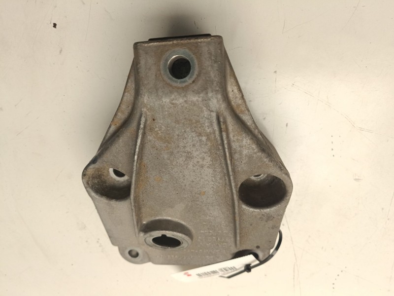 Recambio de soporte motor izquierdo superior para bmw serie 5 gran turismo (f07) referencia OEM IAM 6777623-05  