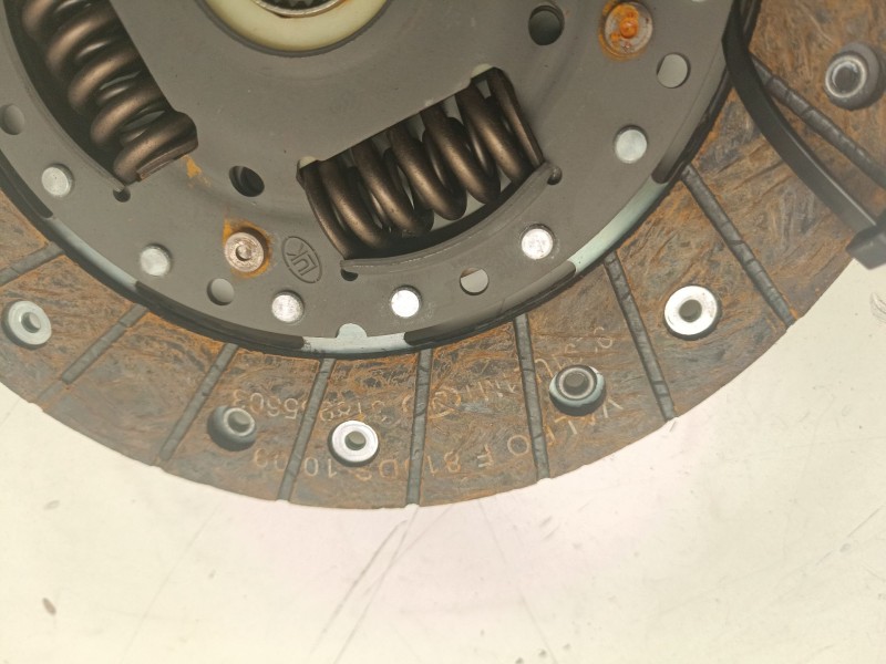 Recambio de disco embrague para nissan note (e11, ne11) 1.5 dci referencia OEM IAM 8200335084  