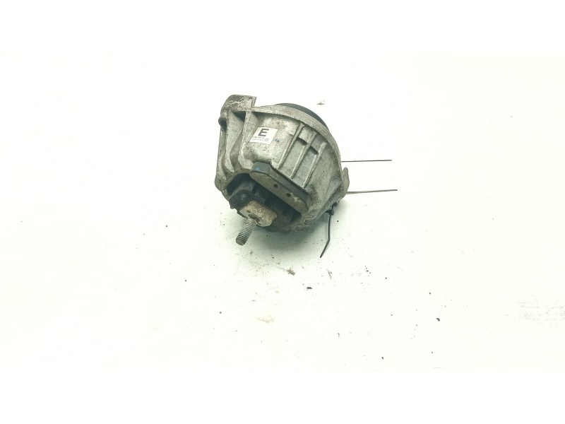 Recambio de soporte motor izquierdo inferior para bmw 1 descapotable (e88) 120 d referencia OEM IAM 6768799-03  