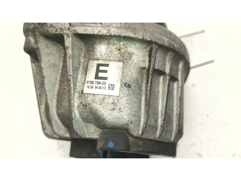 Recambio de soporte motor izquierdo inferior para bmw 1 descapotable (e88) 120 d referencia OEM IAM 6768799-03  