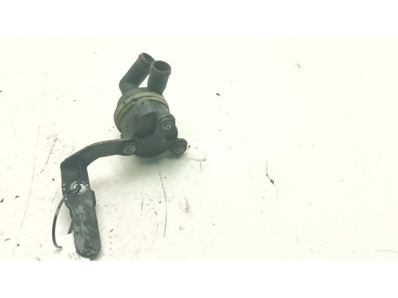 Recambio de bomba agua electrica para volkswagen passat b6 variant (3c5) 1.9 tdi referencia OEM IAM 5N0965561A  