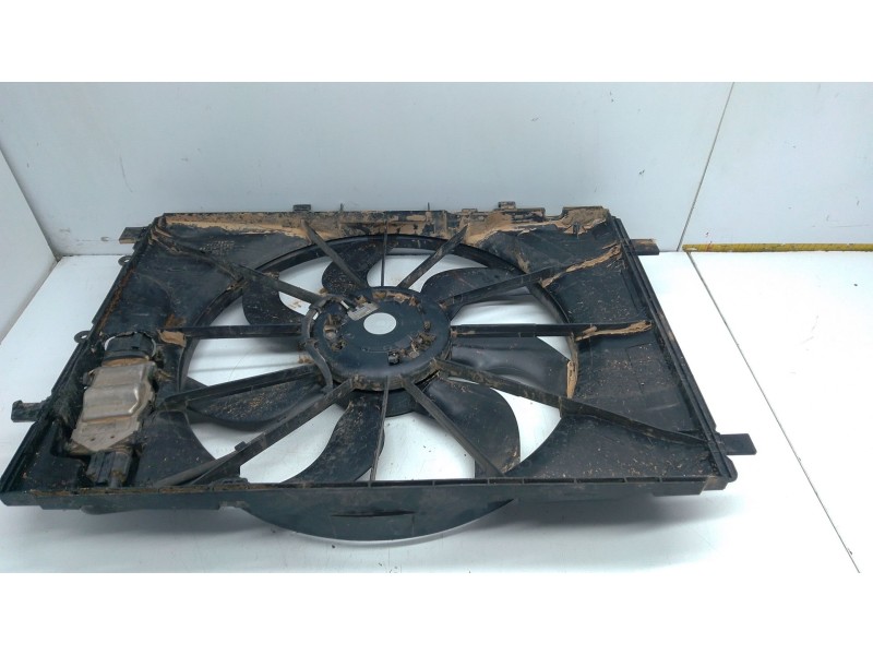 Recambio de electroventilador para mercedes-benz clase a (w176) a 200 cdi / d (176.008) referencia OEM IAM 0130308425  