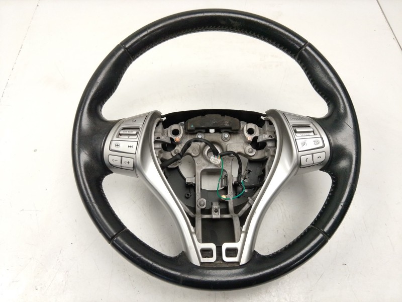 Recambio de volante para nissan pulsar hatchback (c13) 1.2 dig-t referencia OEM IAM   