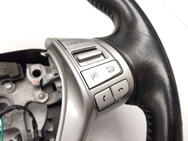 Recambio de volante para nissan pulsar hatchback (c13) 1.2 dig-t referencia OEM IAM   