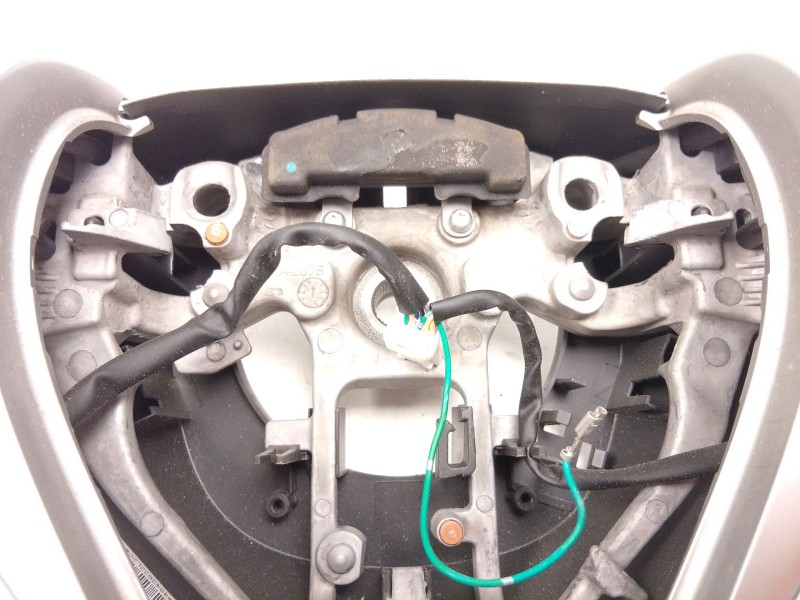 Recambio de volante para nissan pulsar hatchback (c13) 1.2 dig-t referencia OEM IAM   