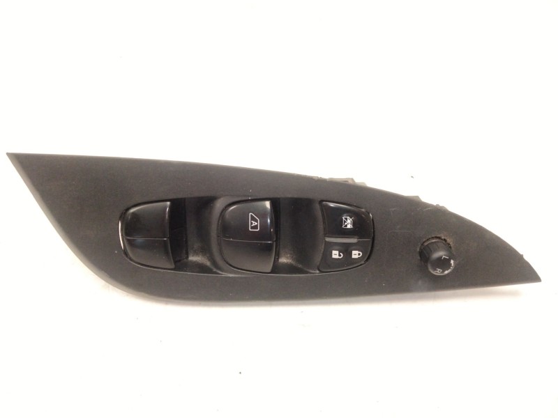 Recambio de mando elevalunas delantero izquierdo para nissan pulsar hatchback (c13) 1.2 dig-t referencia OEM IAM   