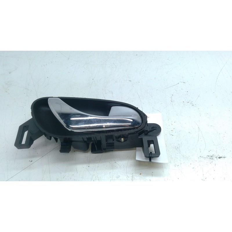 Recambio de maneta interior delantera derecha para nissan pulsar hatchback (c13) 1.2 dig-t referencia OEM IAM 806704EA  