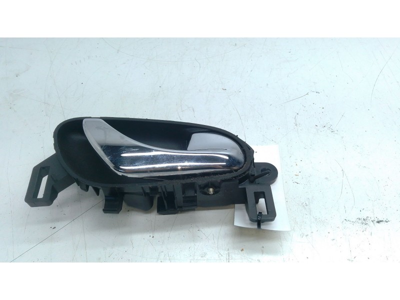 Recambio de maneta interior delantera derecha para nissan pulsar hatchback (c13) 1.2 dig-t referencia OEM IAM 806704EA  