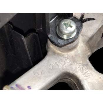 Recambio de volante para toyota auris referencia OEM IAM 6212135  