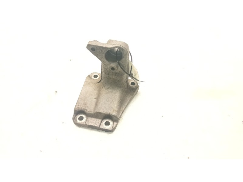 Recambio de soporte motor derecho superior para bmw 1 (f21) 120 d referencia OEM IAM 22116788612-02  