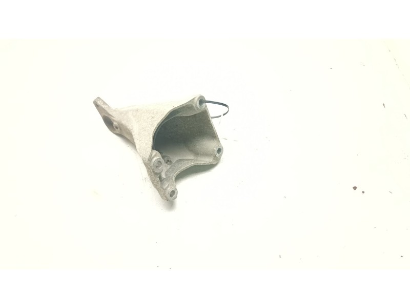 Recambio de soporte motor derecho superior para bmw 1 (e81) 120 d referencia OEM IAM 22116781916-01  