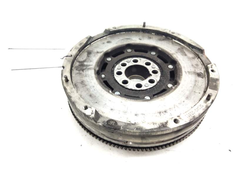 Recambio de volante motor para toyota auris referencia OEM IAM 134500X020  