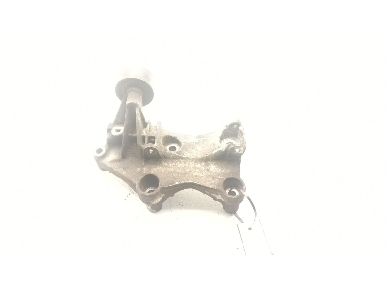 Recambio de soporte alternador para opel vivaro b autobús (x82) 1.6 cdti (06) referencia OEM IAM 117105124R  