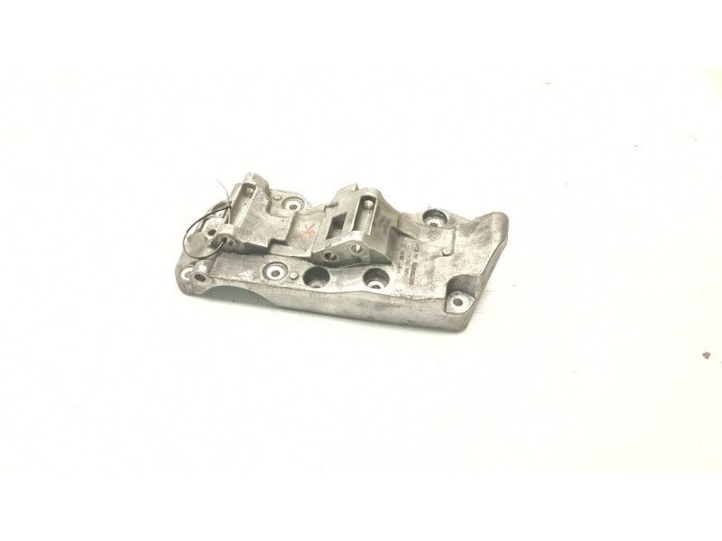 Recambio de soporte alternador para bmw 1 descapotable (e88) 120 d referencia OEM IAM 1116850686305  