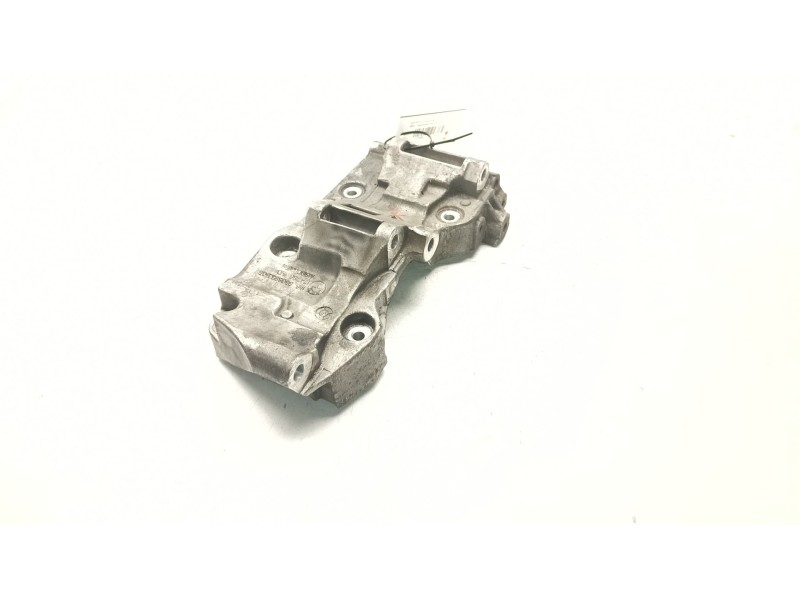 Recambio de soporte alternador para bmw 1 descapotable (e88) 120 d referencia OEM IAM 1116850686305  