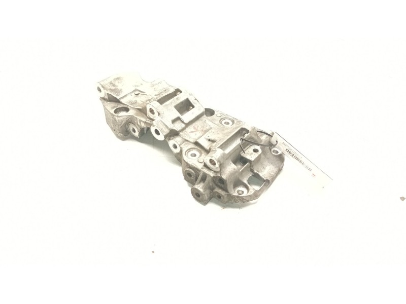 Recambio de soporte alternador para bmw 1 descapotable (e88) 120 d referencia OEM IAM 1116850686305  