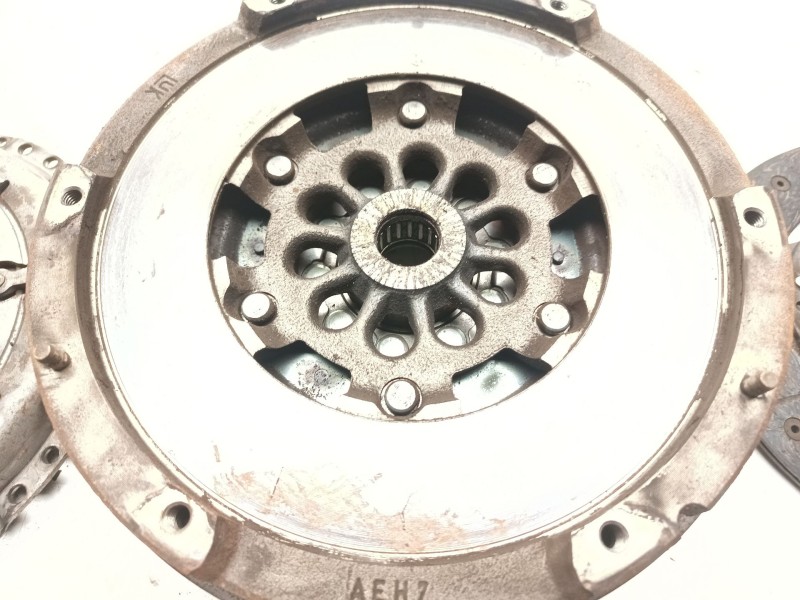 Recambio de volante motor para audi a4 berlina (8w2) referencia OEM IAM OCS405266H  