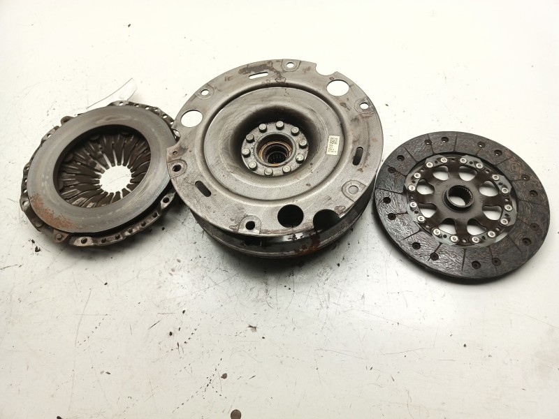 Recambio de volante motor para audi a4 berlina (8w2) referencia OEM IAM OCS405266H  