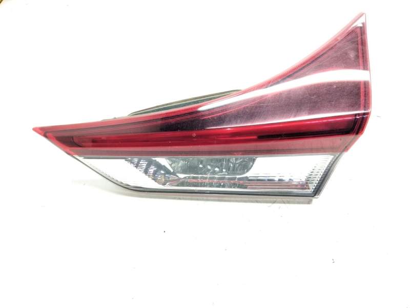 Recambio de piloto trasero derecho porton para toyota auris referencia OEM IAM 8158102830  