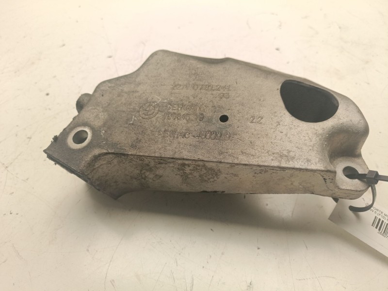 Recambio de soporte motor izquierdo superior para bmw 5 (f10) 518 d referencia OEM IAM 22116781241  