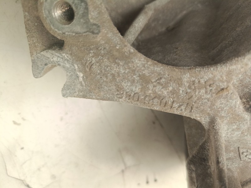 Recambio de soporte compresor de aire acondicionado para opel vivaro b furgoneta (x82) 1.6 cdti (05) referencia OEM IAM 11710550