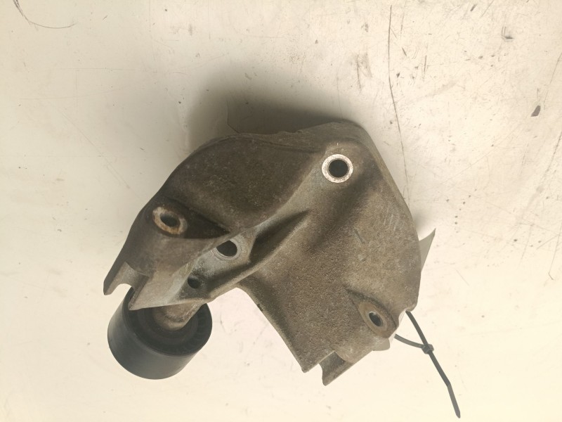 Recambio de soporte compresor de aire acondicionado para opel vivaro b furgoneta (x82) 1.6 cdti (05) referencia OEM IAM 11710550