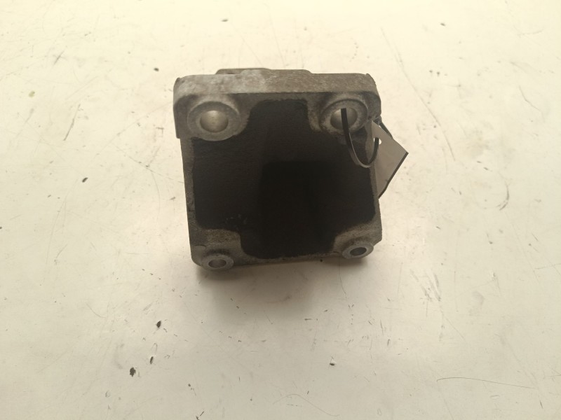 Recambio de soporte motor derecho superior para bmw 3 touring (f31) 320 d referencia OEM IAM 22116788612  