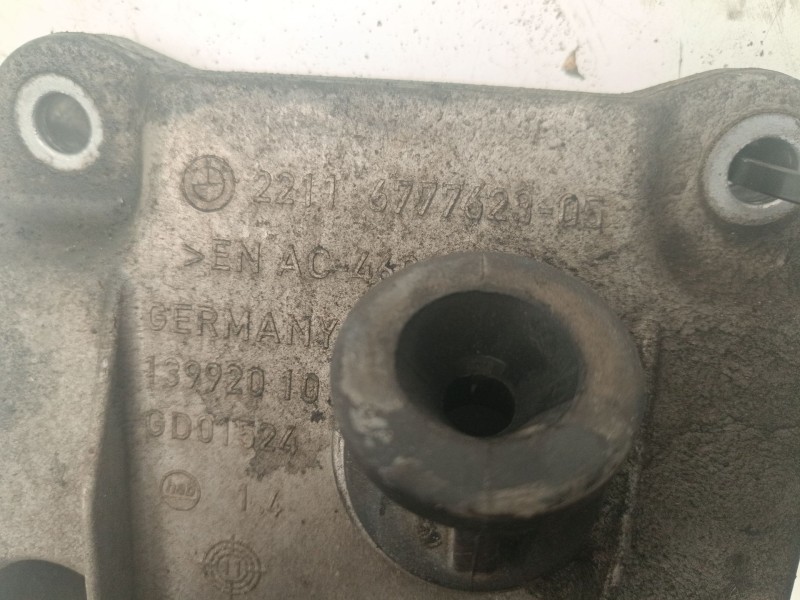 Recambio de soporte motor derecho superior para bmw 5 (f10) 520 d referencia OEM IAM 22116777623  