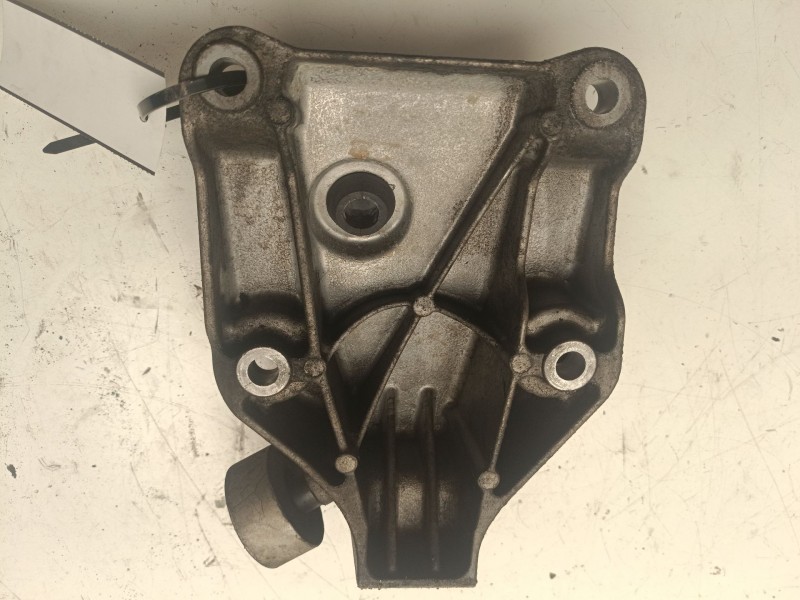 Recambio de soporte motor derecho superior para bmw 5 (f10) 520 d referencia OEM IAM 22116777623  