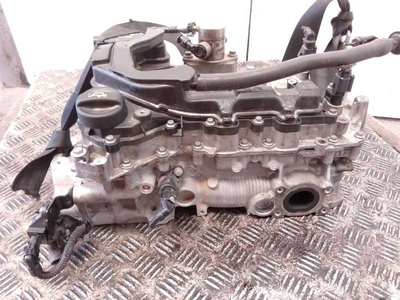 Recambio de culata para peugeot referencia OEM IAM   