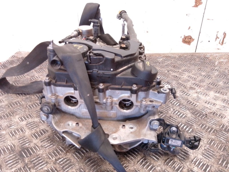 Recambio de culata para peugeot referencia OEM IAM   