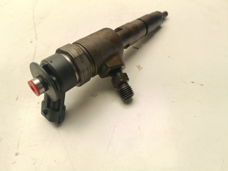 Recambio de inyector para peugeot 206+ básico referencia OEM IAM 0445110339  