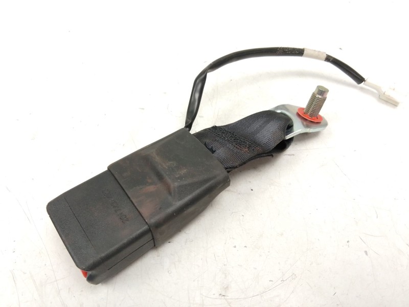 Recambio de enganche cinturon trasero central para nissan pulsar hatchback (c13) 1.2 dig-t referencia OEM IAM   