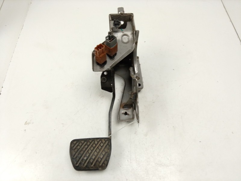 Recambio de pedal freno para nissan pulsar hatchback (c13) 1.2 dig-t referencia OEM IAM   