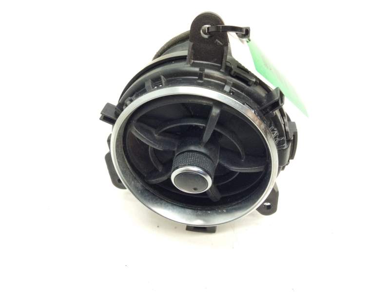 Recambio de aireador izquierdo para toyota auris referencia OEM IAM 5556862280  