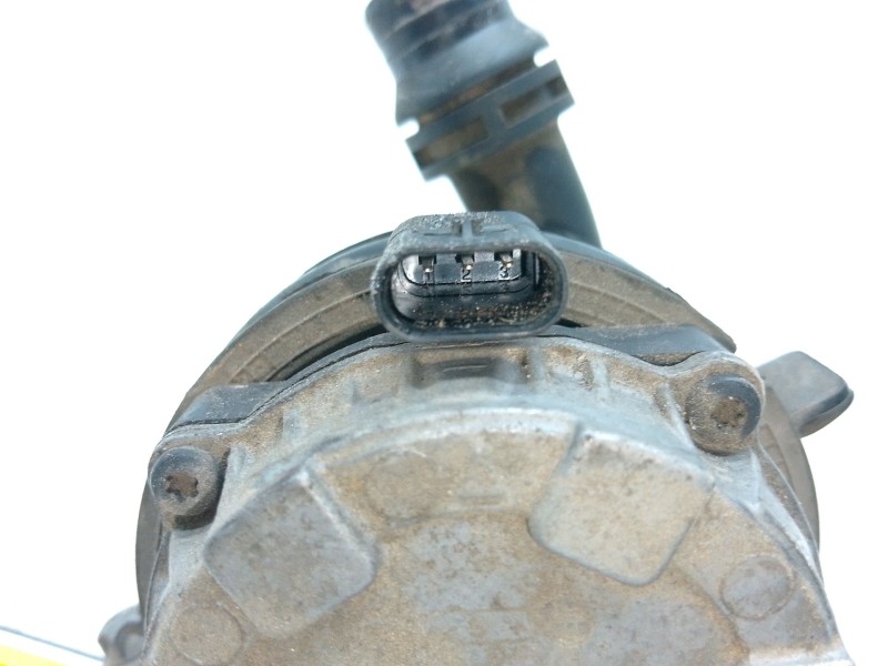 Recambio de bomba agua electrica para mercedes-benz clase e (w213) e 220 d (213.004) referencia OEM IAM   