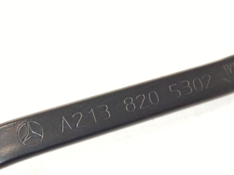 Recambio de brazo limpia delantero izquierdo para mercedes-benz clase e (w213) e 220 d (213.004) referencia OEM IAM A2138205302 