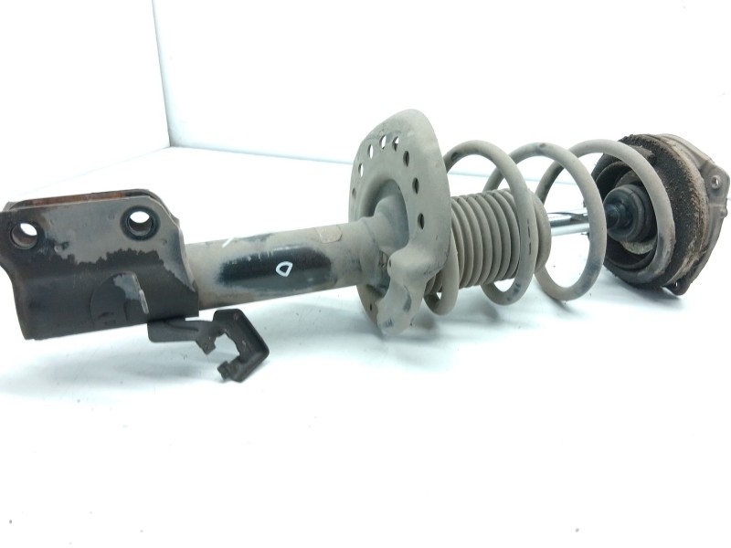 Recambio de amortiguador delantero derecho para nissan pulsar hatchback (c13) 1.2 dig-t referencia OEM IAM   