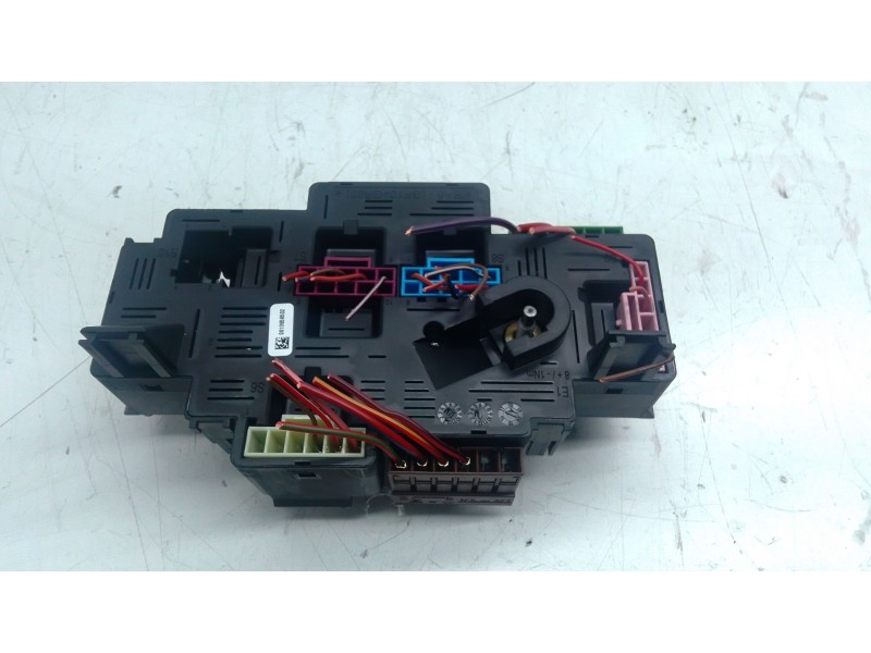 Recambio de caja fusibles para mercedes-benz clase e (w213) e 220 d (213.004) referencia OEM IAM A2139062202  