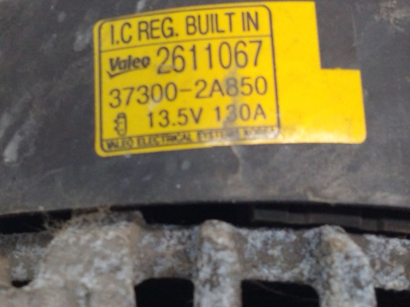 Recambio de alternador para kia sportage 1.7 crdi cat referencia OEM IAM 373002A850  