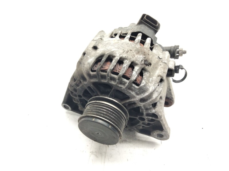 Recambio de alternador para hyundai accent (lc) 1.5 crdi cat referencia OEM IAM 373002A500  
