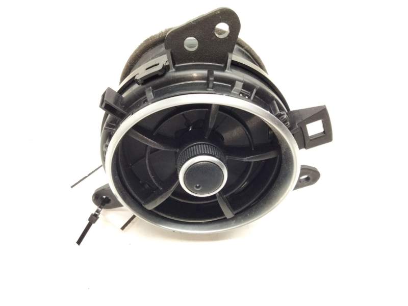 Recambio de aireador derecho para toyota auris referencia OEM IAM 5556862280  