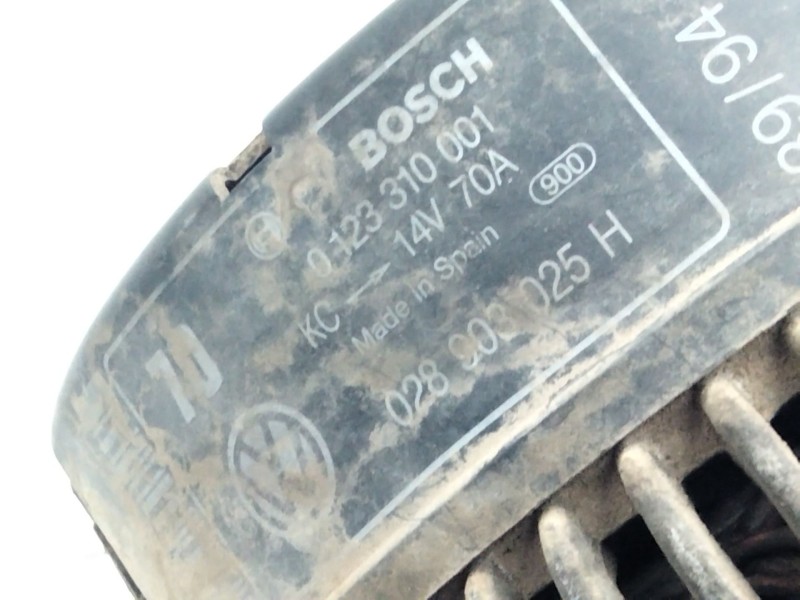 Recambio de alternador para volkswagen polo berlina (6n1) 1.6 referencia OEM IAM 028903025H  