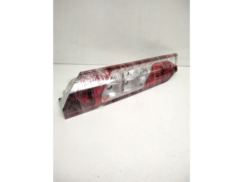 Recambio de piloto trasero derecho para ford transit connect monospace 1.6 tdci referencia OEM IAM DT1113405AB 90019014C52T 9001
