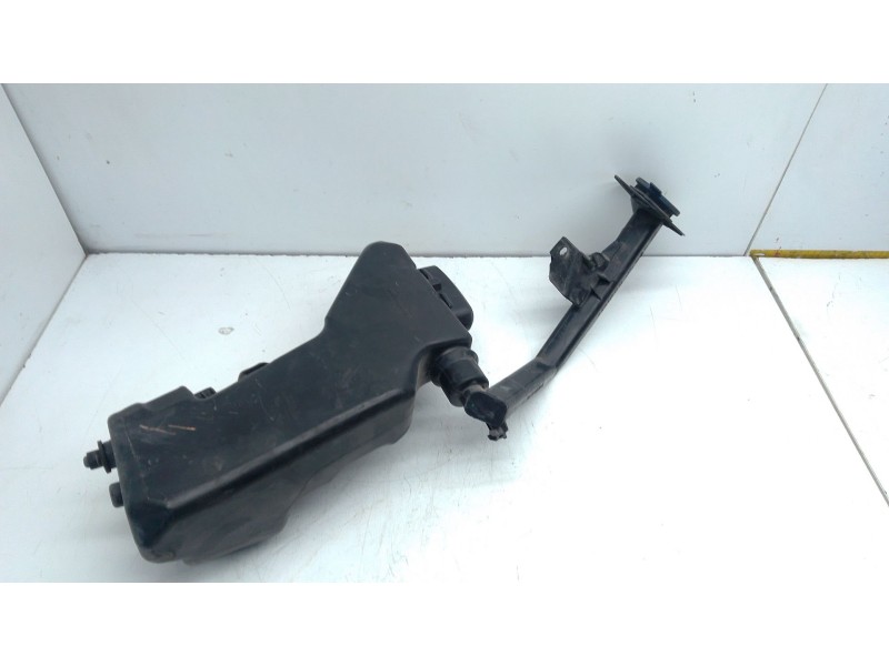 Recambio de deposito limpia para mercedes-benz clase e (w213) e 220 d (213.004) referencia OEM IAM A2058602360  