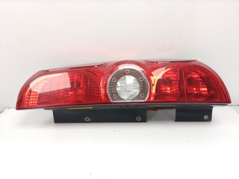 Recambio de piloto trasero derecho para opel combo furgoneta/monovolumen (x12) 1.3 cdti (b05) referencia OEM IAM   