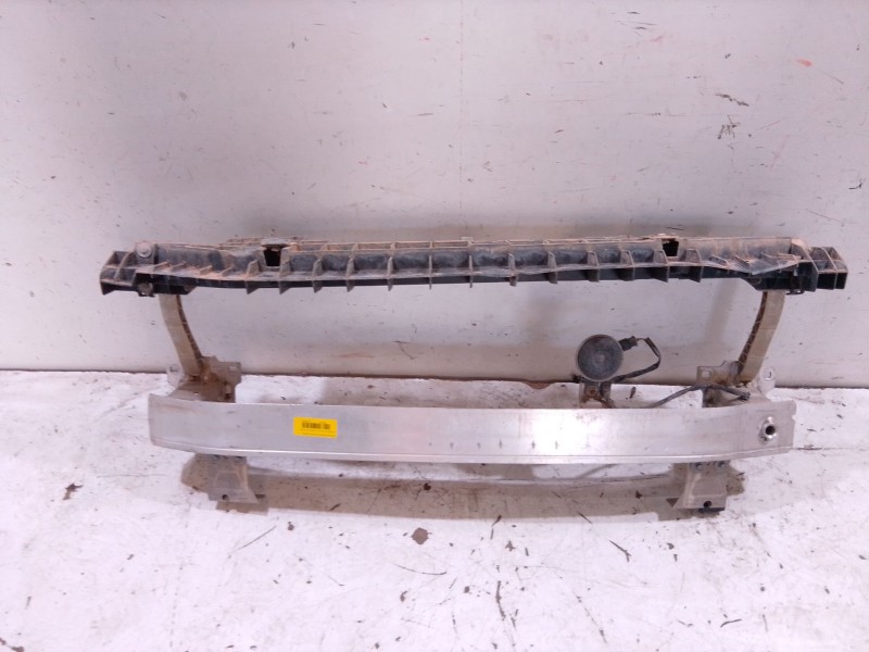 Recambio de refuerzo paragolpes delantero para citroën c4 cactus 1.6 bluehdi 100 referencia OEM IAM   
