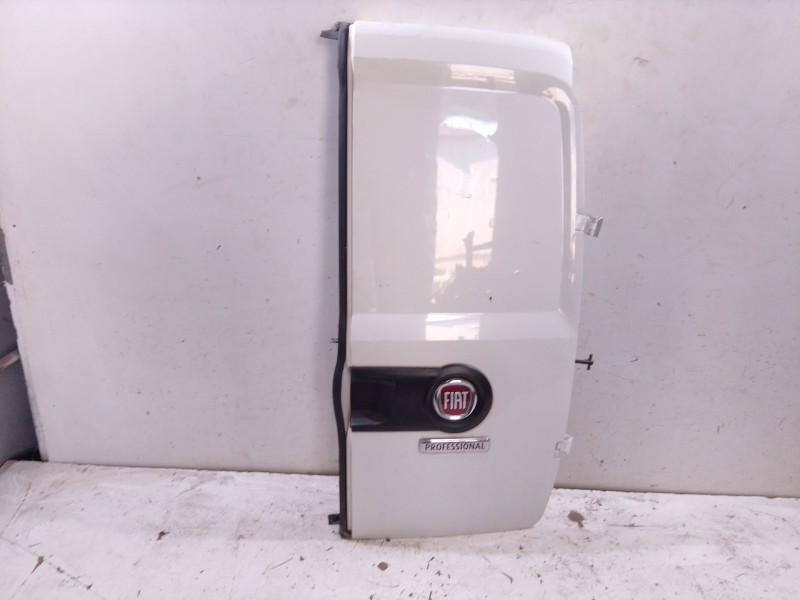Recambio de puerta trasera derecha carga para fiat doblo cargo (263_) 1.3 d multijet (263wxu1a) referencia OEM IAM   